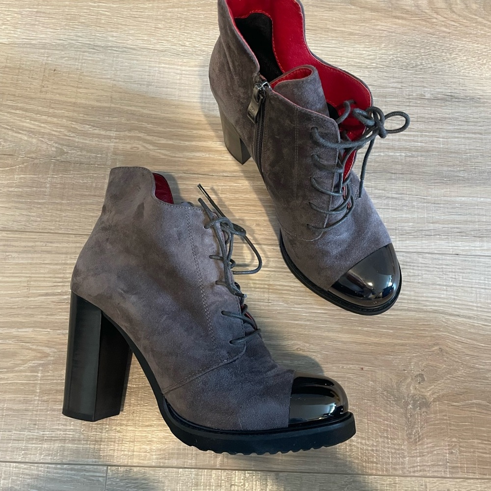 Stylish Gray Ankle Boots with Black Accents 3” heel